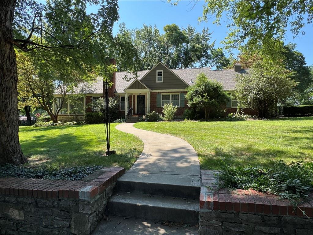 801 E Manor Road Property Photo 1