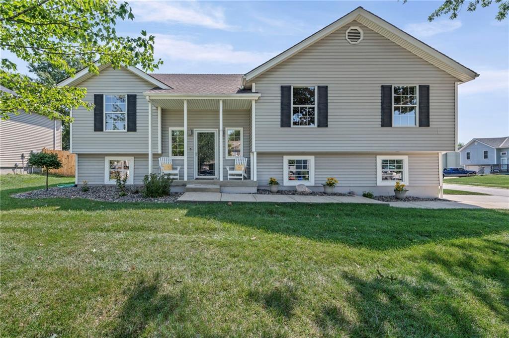 215 Pinetree Drive Property Photo 1