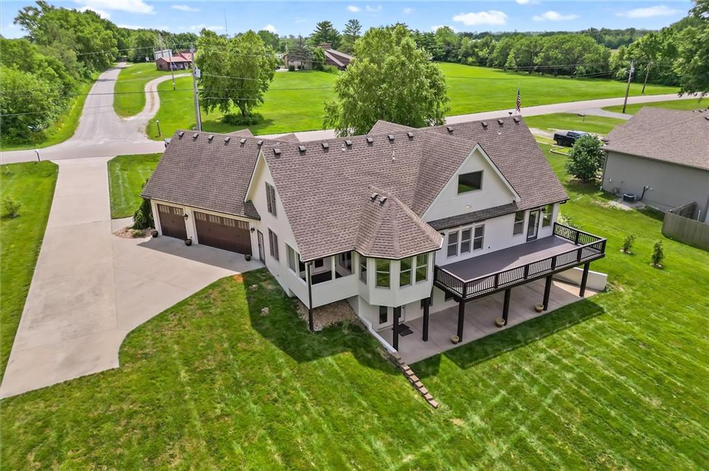 325 S Clark Street Property Photo 1