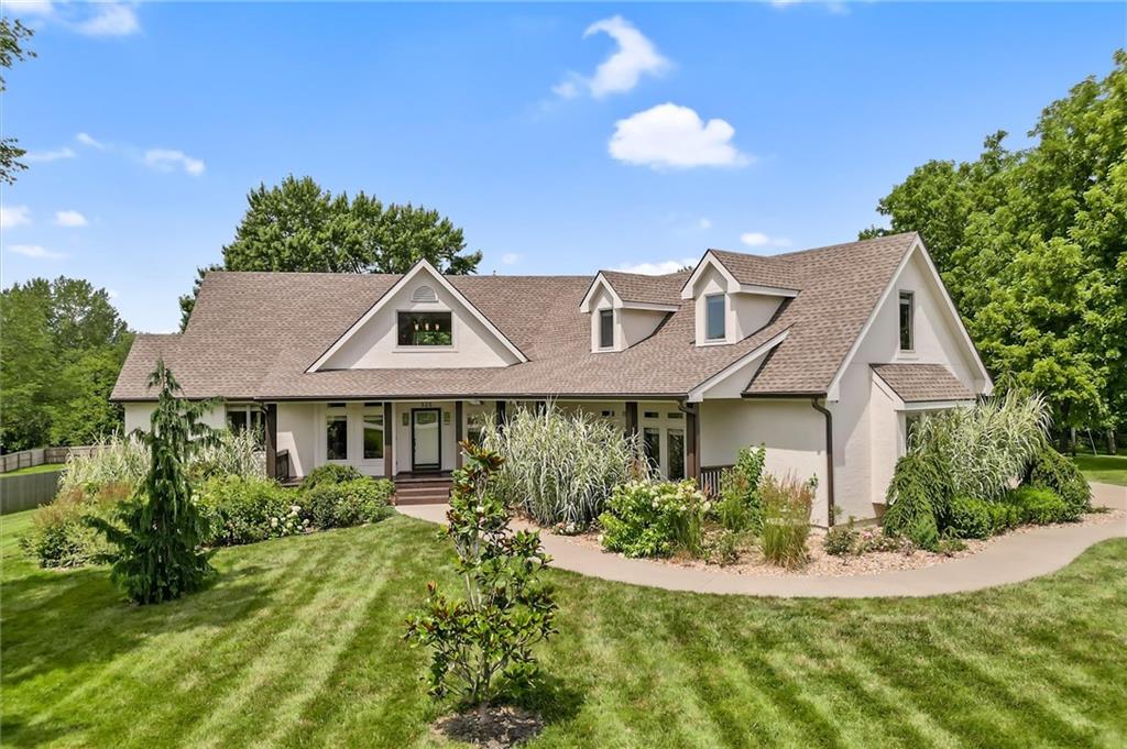 325 S Clark Street Property Photo 2