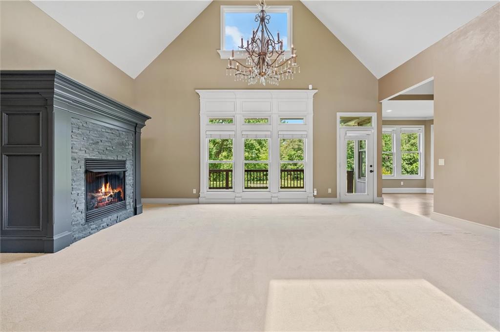 325 S Clark Street Property Photo 5