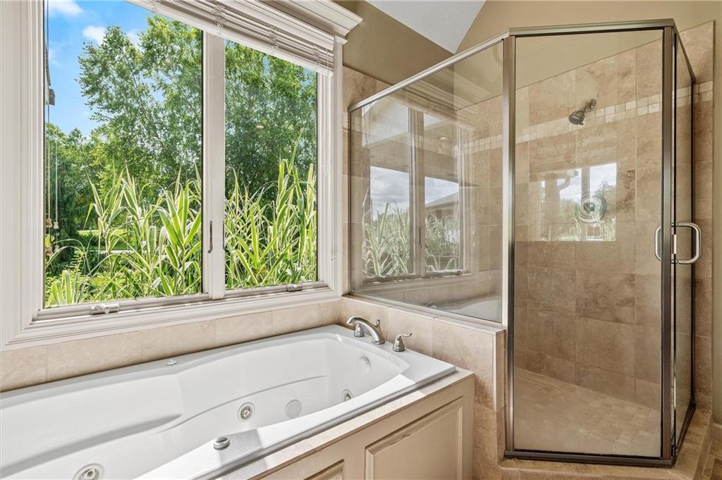 325 S Clark Street Property Photo 14