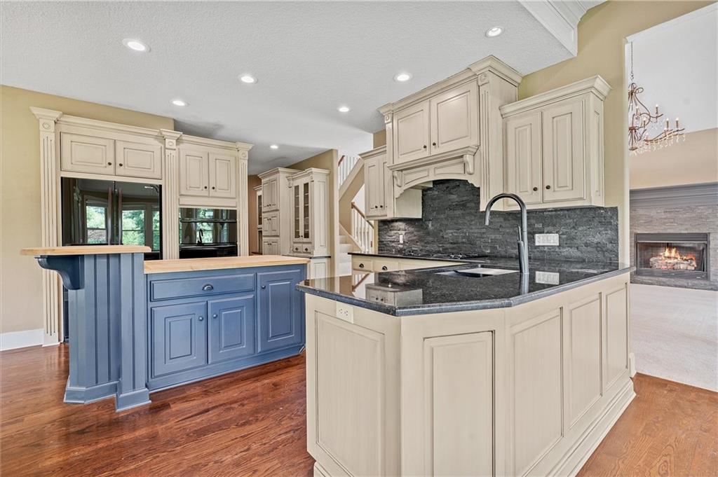 325 S Clark Street Property Photo 20