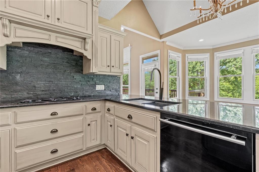 325 S Clark Street Property Photo 21