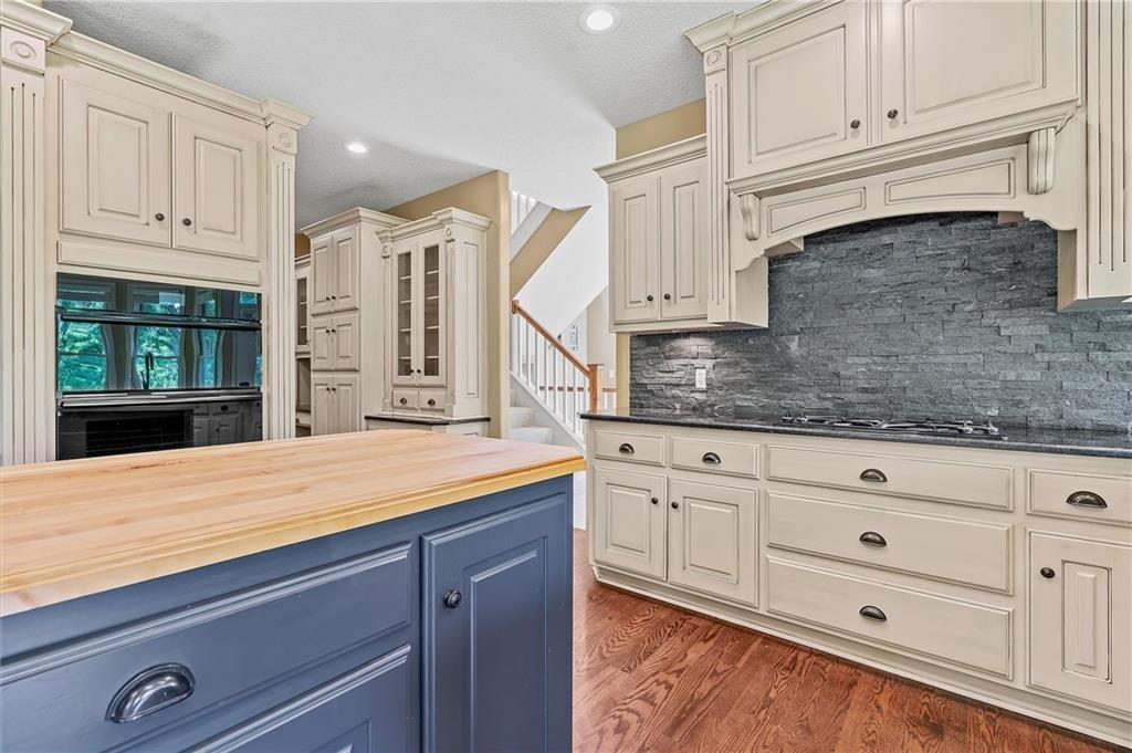 325 S Clark Street Property Photo 22