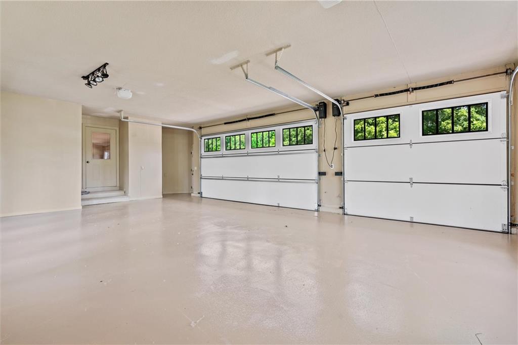 325 S Clark Street Property Photo 29