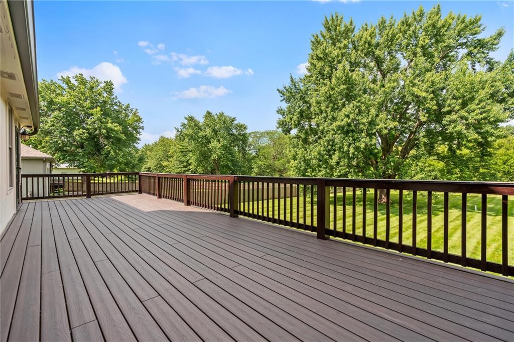 325 S Clark Street Property Photo 30