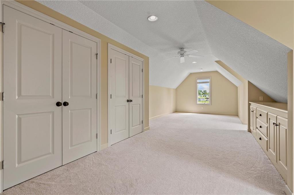 325 S Clark Street Property Photo 38