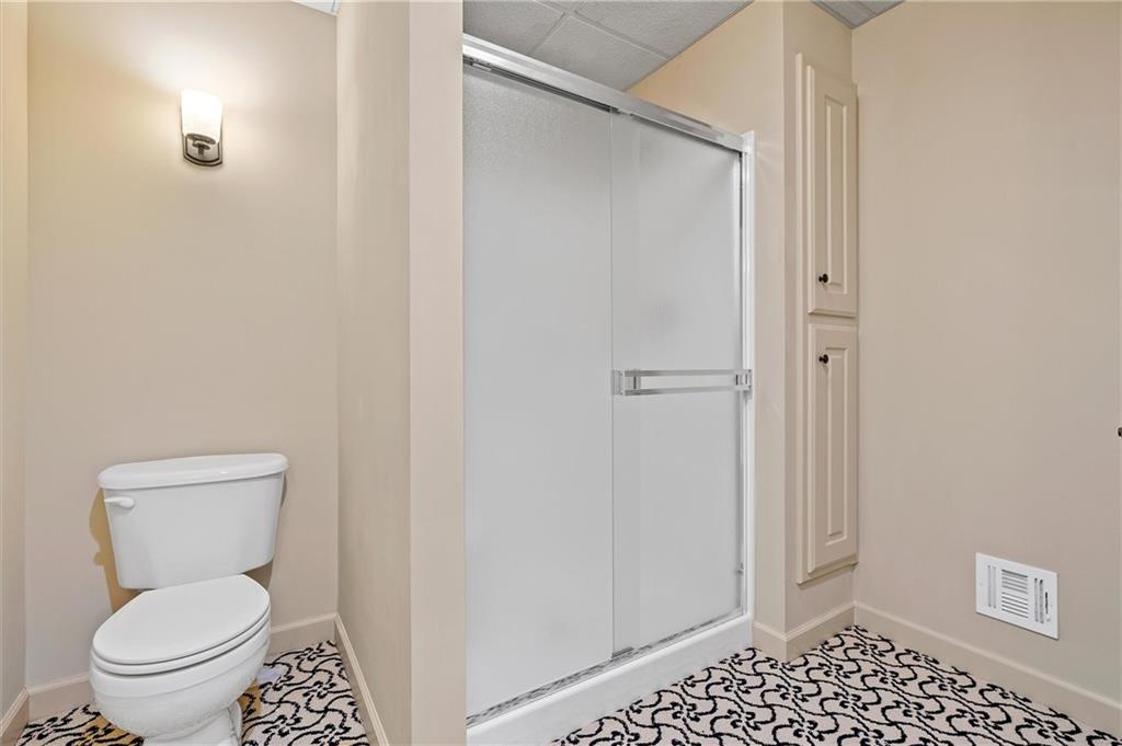 325 S Clark Street Property Photo 44