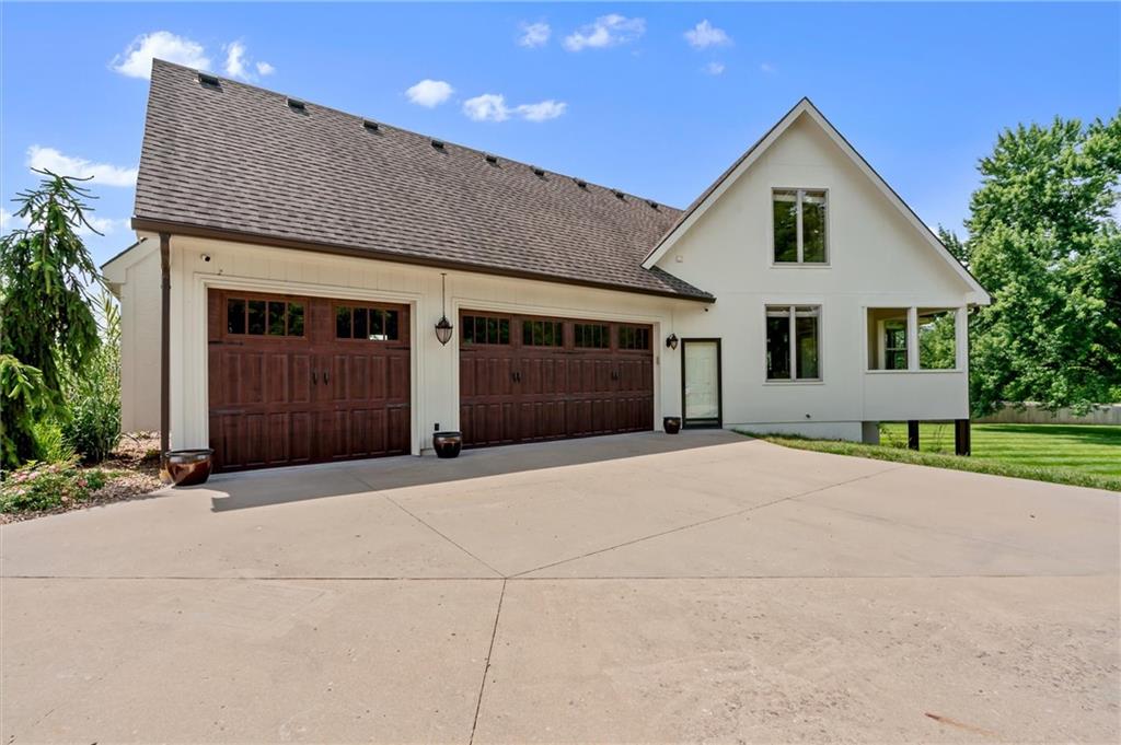 325 S Clark Street Property Photo 45