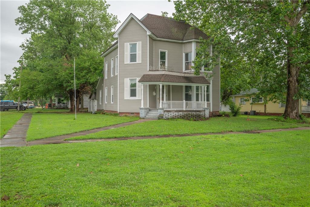 300 S Delaware Street Property Photo