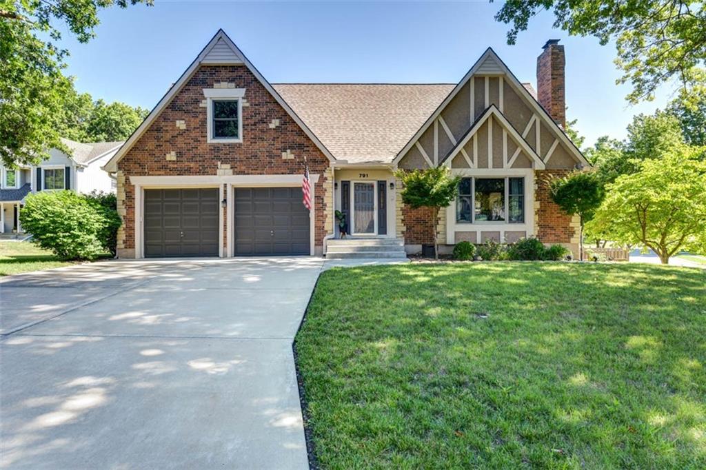 791 Ne Galilea Court Property Photo 1