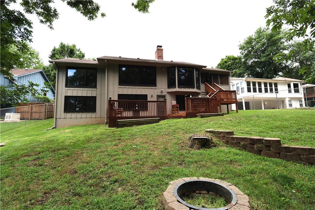 10920 E 71st Terrace Property Photo 3