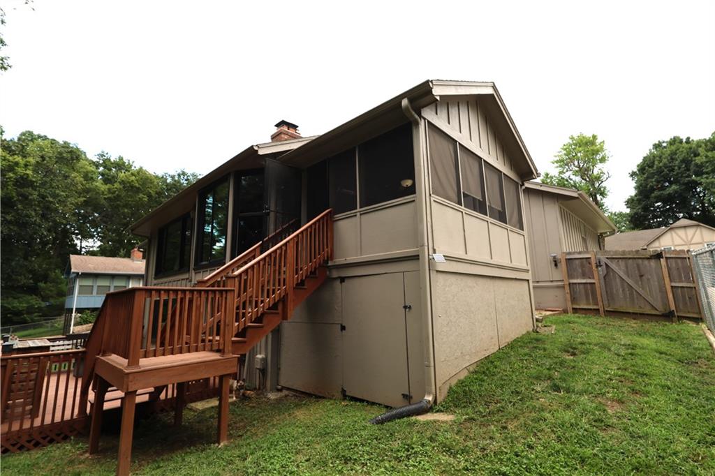 10920 E 71st Terrace Property Photo 6