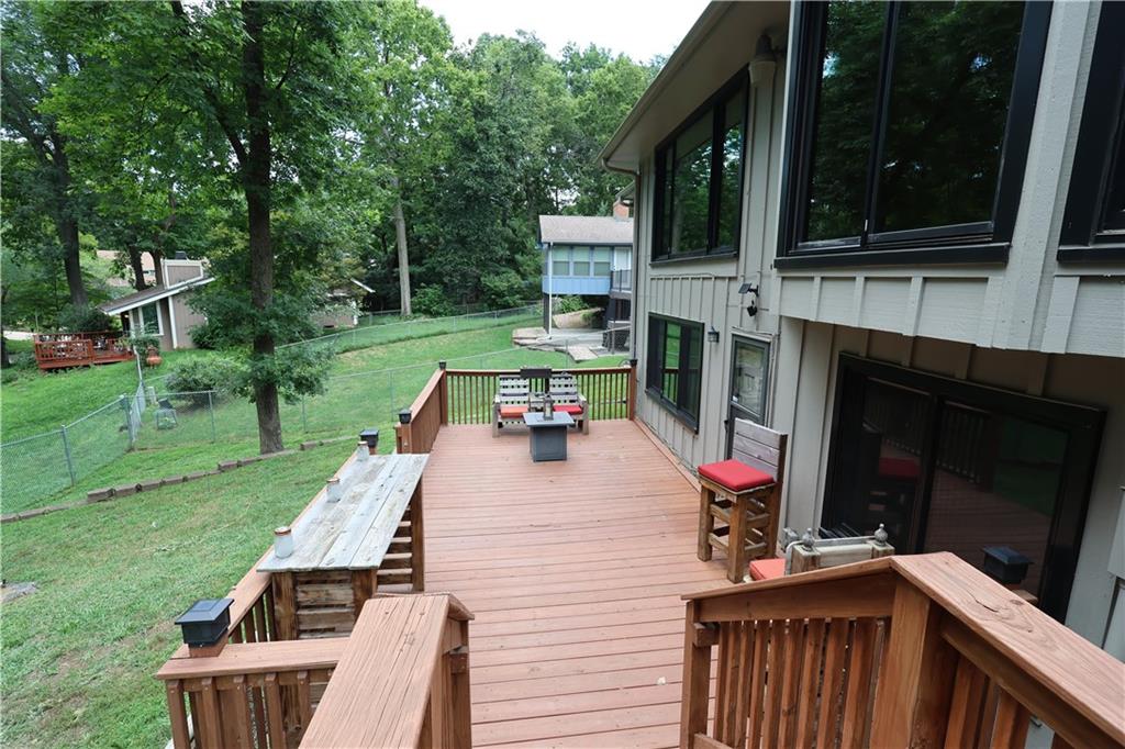 10920 E 71st Terrace Property Photo 8