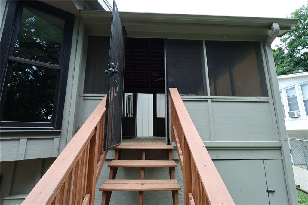 10920 E 71st Terrace Property Photo 9