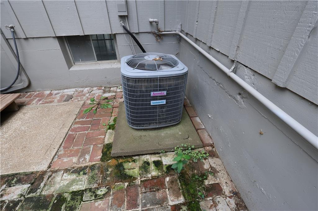 10920 E 71st Terrace Property Photo 10