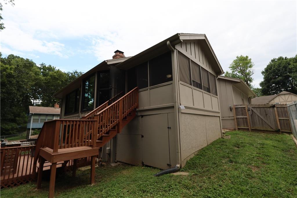 10920 E 71st Terrace Property Photo 12