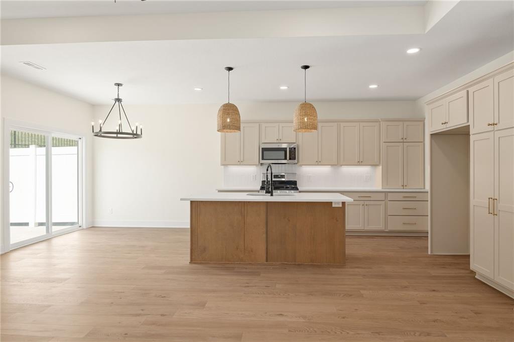 1400 Country Court Property Photo 7