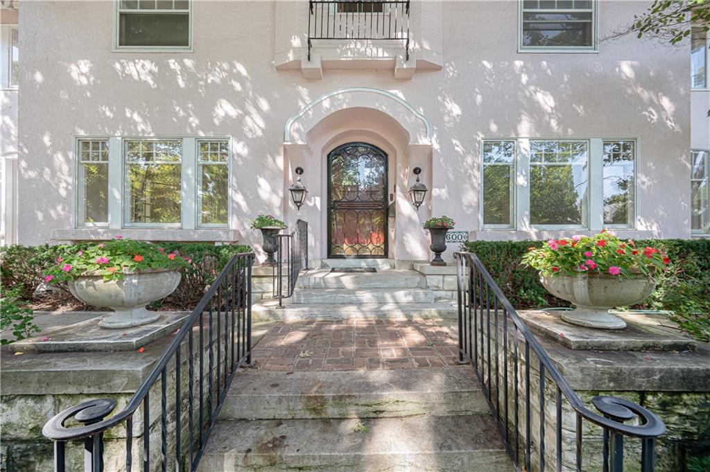 4600 Charlotte Street Property Photo 2