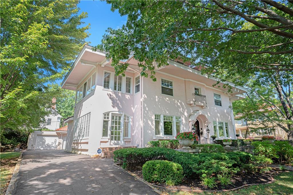 4600 Charlotte Street Property Photo 3