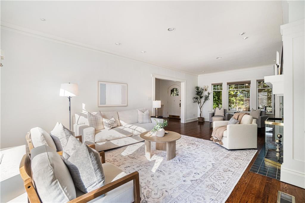 4600 Charlotte Street Property Photo 8