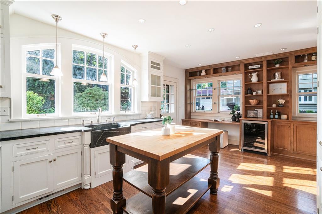 4600 Charlotte Street Property Photo 17