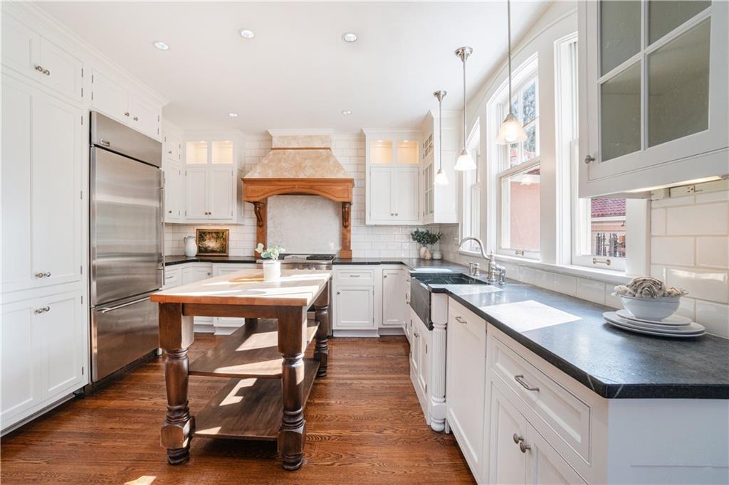 4600 Charlotte Street Property Photo 19