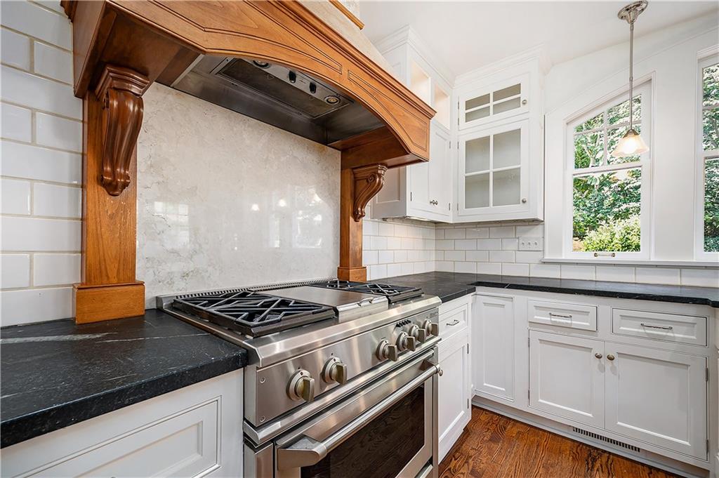 4600 Charlotte Street Property Photo 20