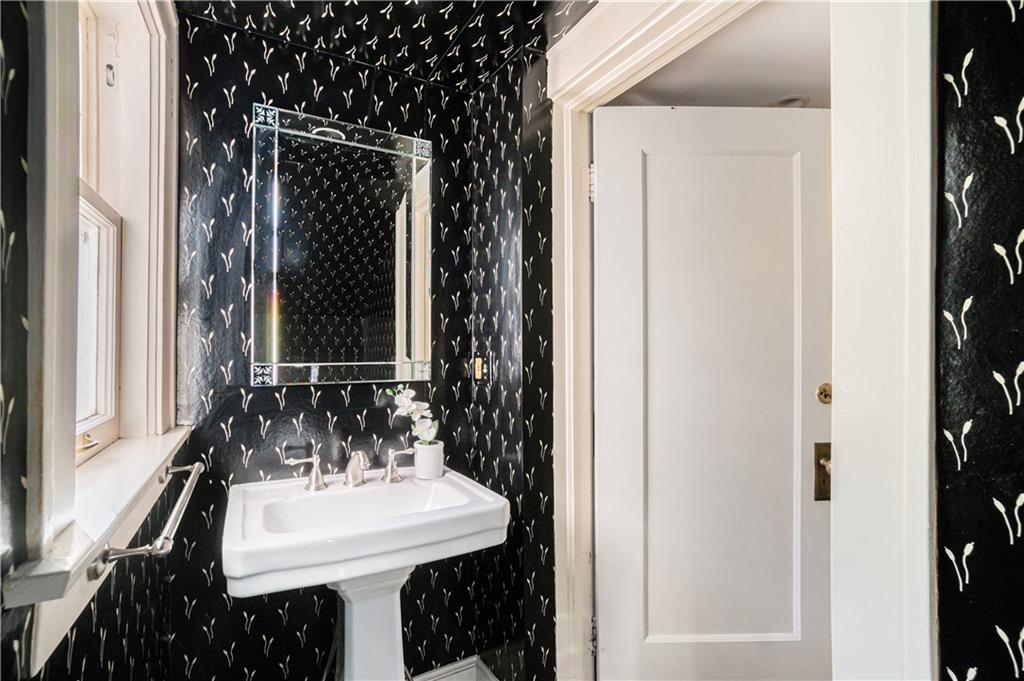 4600 Charlotte Street Property Photo 21