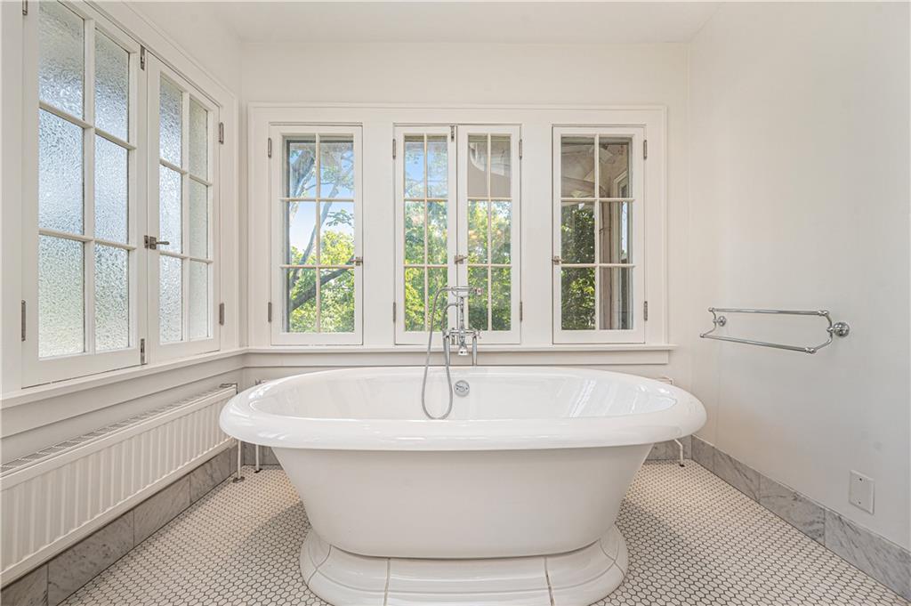 4600 Charlotte Street Property Photo 28