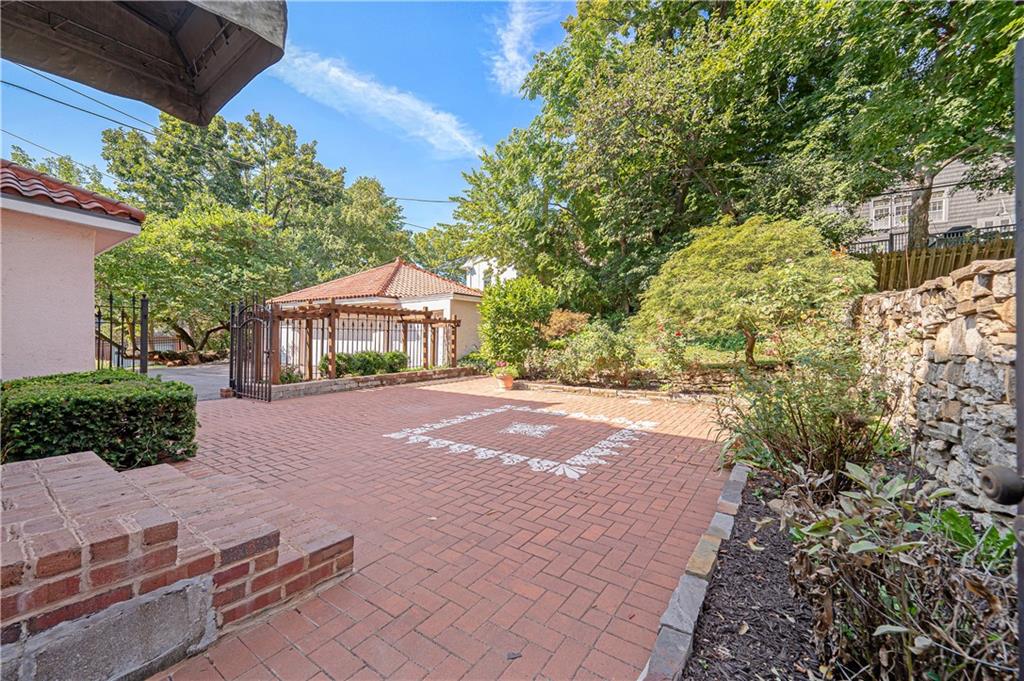 4600 Charlotte Street Property Photo 41