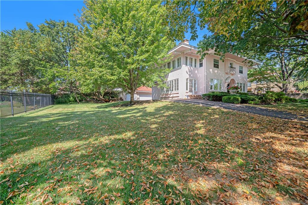 4600 Charlotte Street Property Photo 45