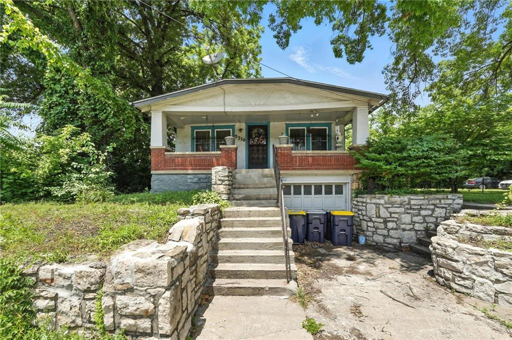5310 Blue Parkway Property Photo 1