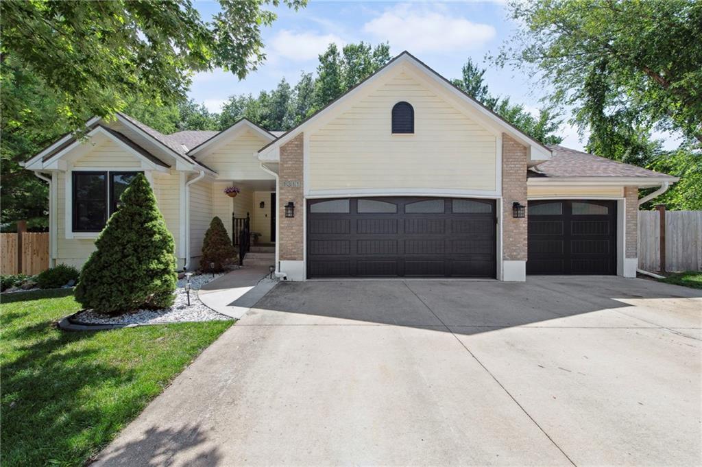 1311 Se Eastridge Circle Property Photo 1