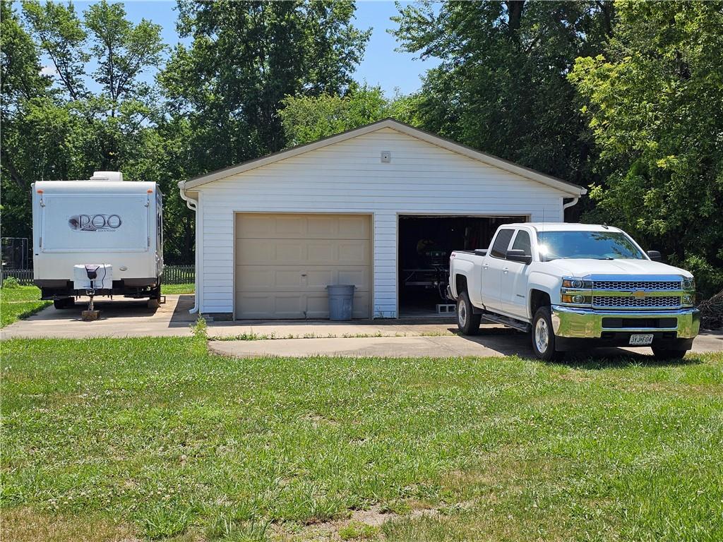 19910 Lamar Avenue Property Photo 8