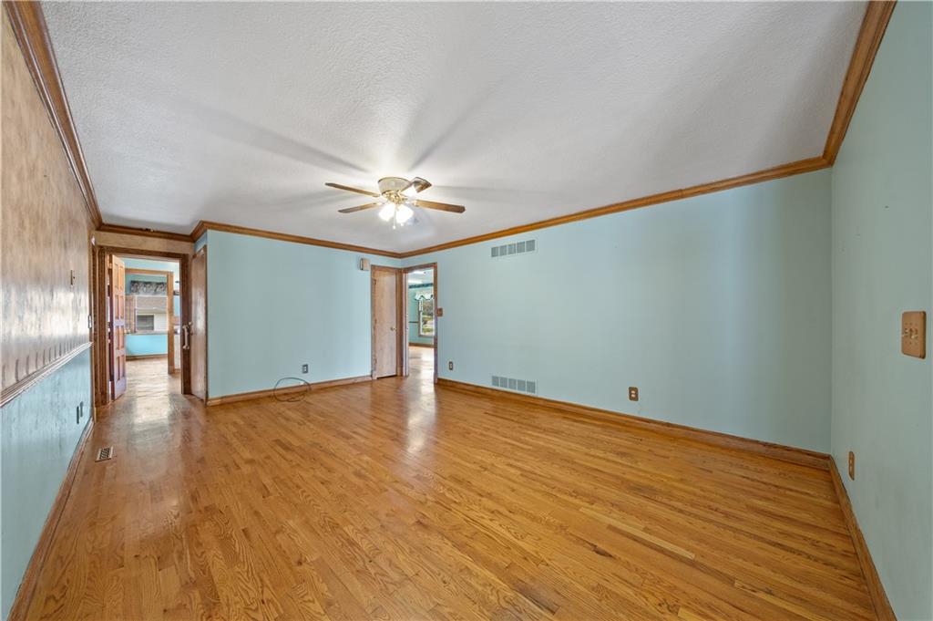 19910 Lamar Avenue Property Photo 22