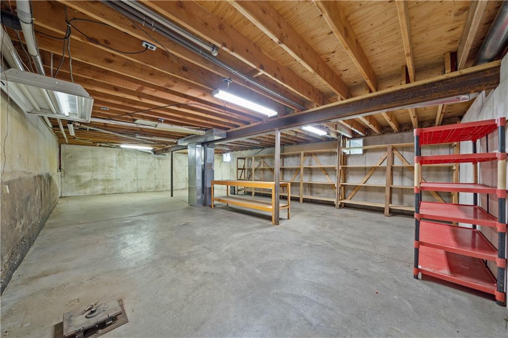 19910 Lamar Avenue Property Photo 37