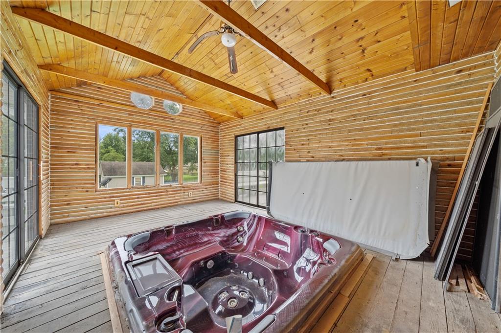 19910 Lamar Avenue Property Photo 38