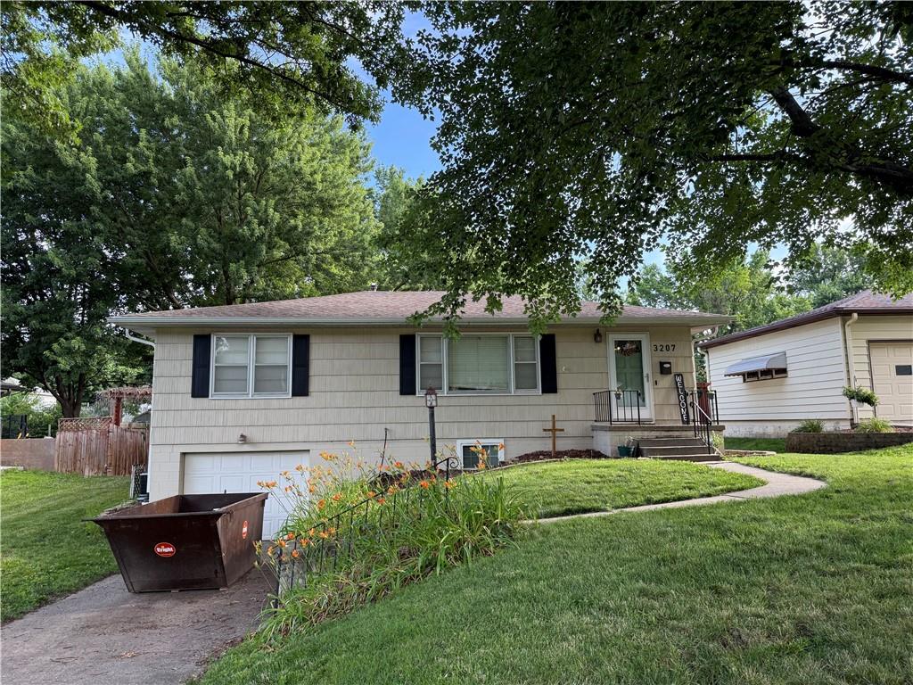 3207 Doniphan Avenue Property Photo 1