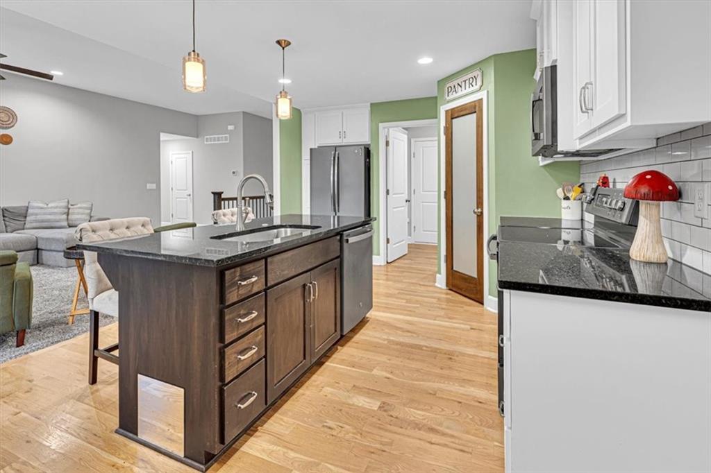 20802 Copper Creek Drive Property Photo 7