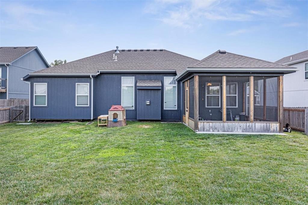 20802 Copper Creek Drive Property Photo 9