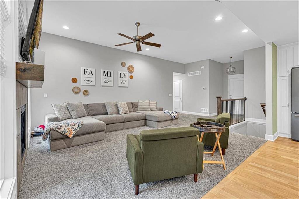 20802 Copper Creek Drive Property Photo 14