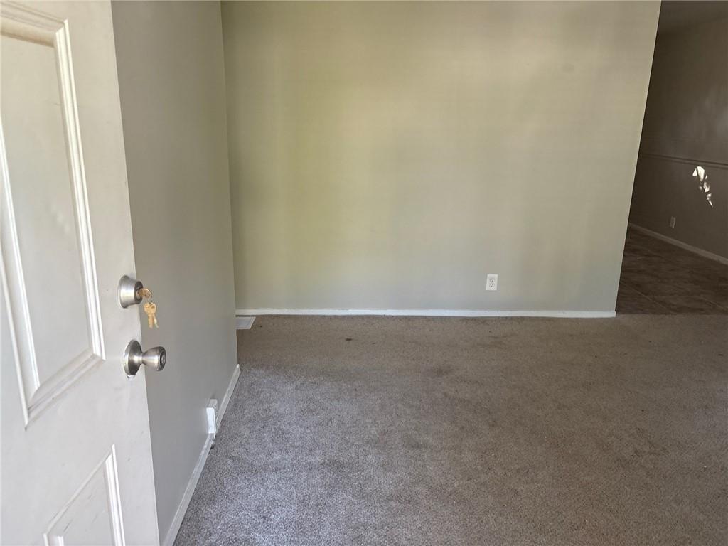6310 E 153rd Street Property Photo 4