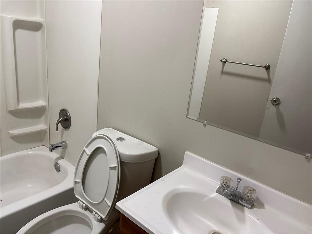 6310 E 153rd Street Property Photo 11