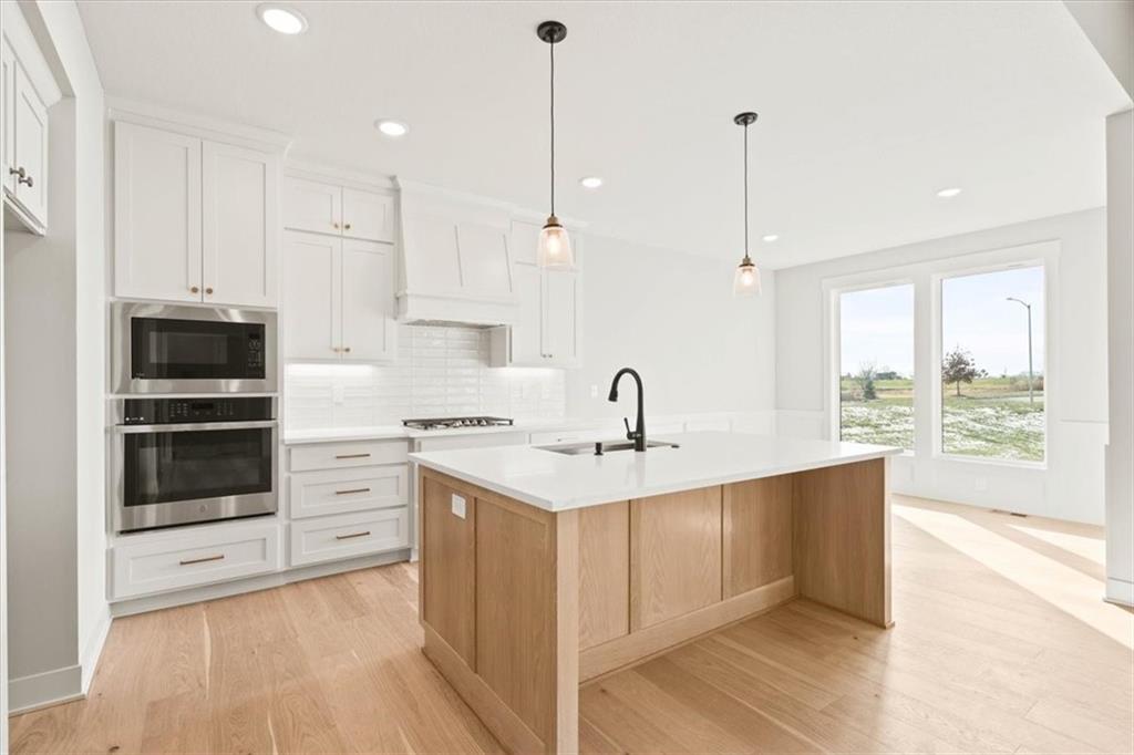 4460 145th Terrace Property Photo 10