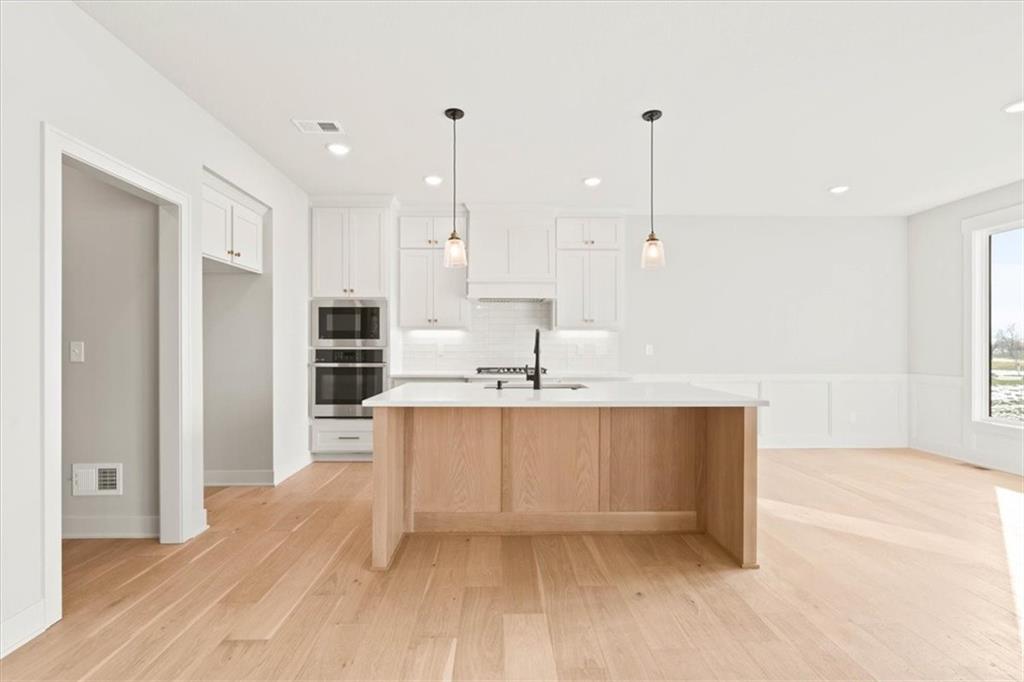 4460 145th Terrace Property Photo 11