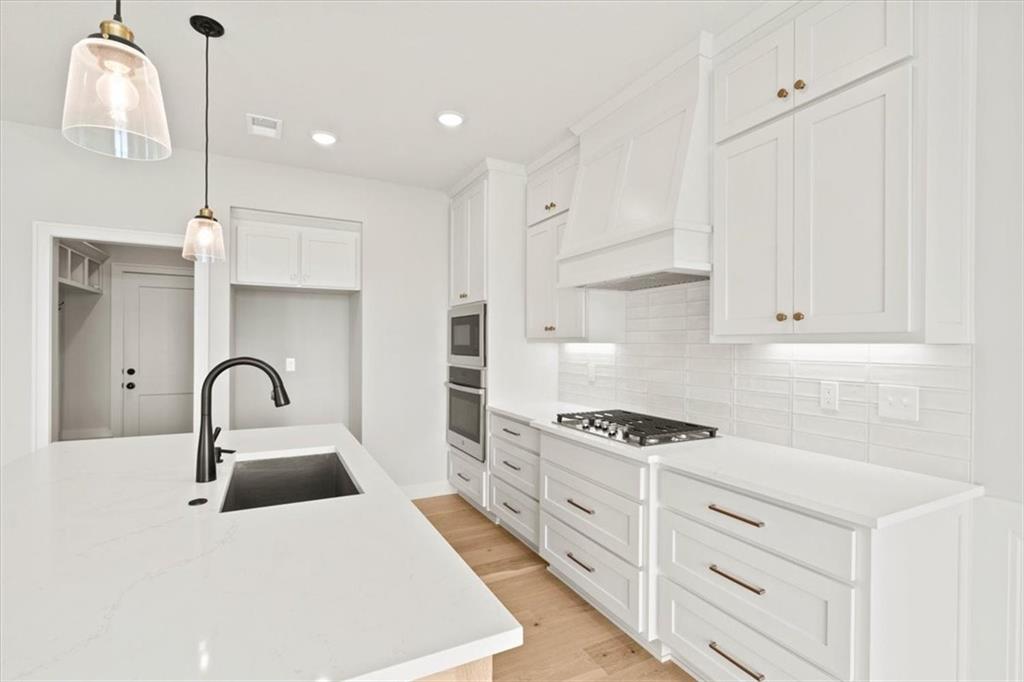 4460 145th Terrace Property Photo 13