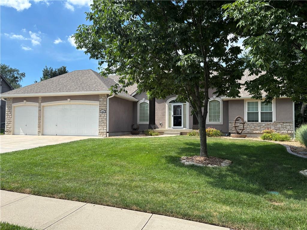 1401 Se Woodbine Drive Property Photo 3