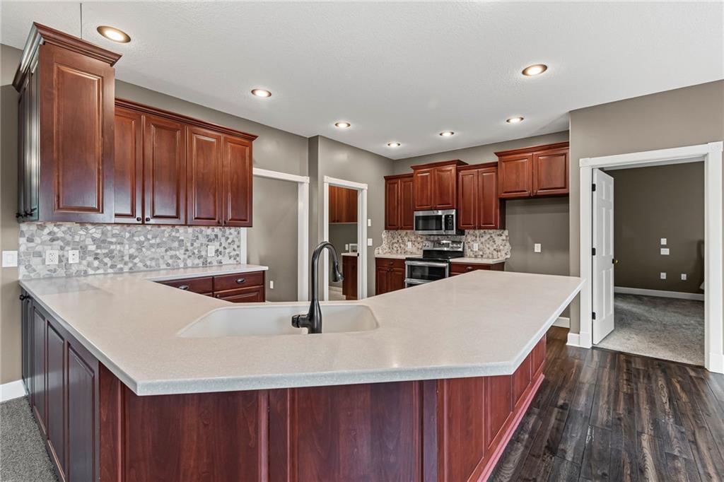 1401 Se Woodbine Drive Property Photo 7